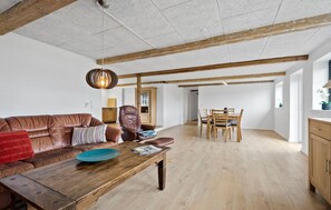Smart-TV, Kamin, Stereoanlage