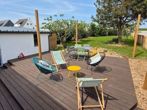 Outdoor dining - Maison Ti Laouen Entre Bourg et Plage au Calme Avec 3 Chambres et du Jardin (Plouhinec)