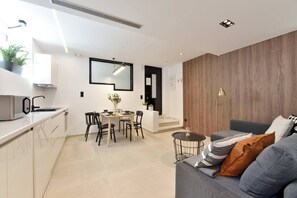 Interior - Phaedrus Living: City Center Luxury Flat Skoufa (Athina)