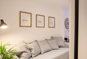 Interior - Phaedrus Living: City Luxury Flat Mavromichali (Athina)