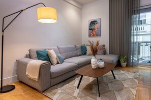 TV - Phaedrus Living: City Center Lux Flat Kolonaki (Athina)