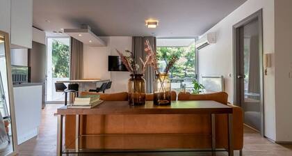Phaedrus Living: Luxury Flat Vouliagmeni