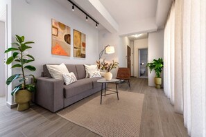 TV - Phaedrus Living: Luxury Penthouse Potamianou (Athina)