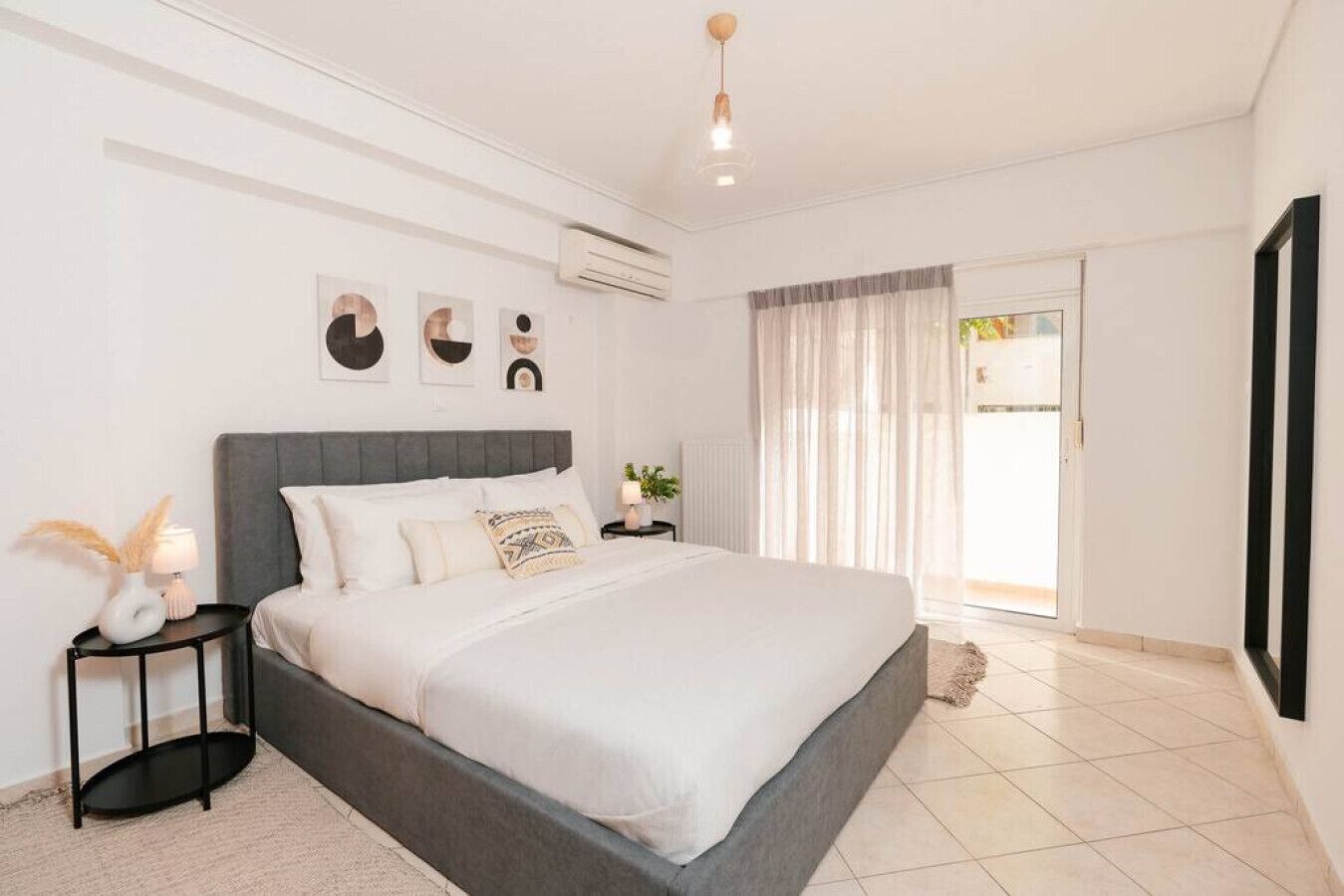 2 bedrooms, desk, iron/ironing board, WiFi