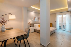 Interior - Phaedrus Living: Zenonos Central Studio (Athina)