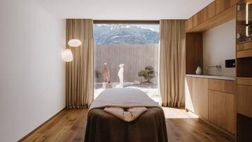 Behandlungsräume für Paare, Sauna, Whirlpool, Dampfbad