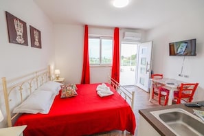 1 bedroom, iron/ironing board, WiFi, bed sheets