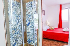 1 bedroom, iron/ironing board, WiFi, bed sheets - Red Coral  (partinico)