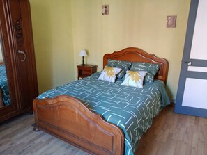 1 bedroom, WiFi, bed sheets