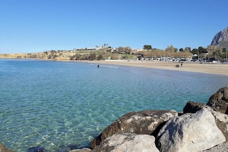 Beach. Ca' del Re Holiday - Sun, Coral and Marine apartments