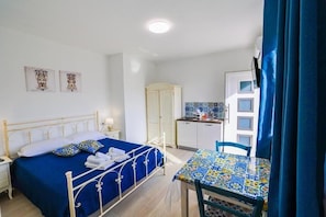 3 chambres, fer et planche Ă repasser, Wi-Fi, draps fournis