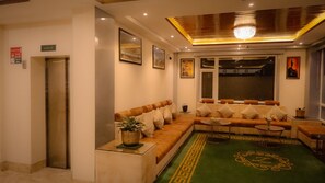 Lobby sitting area - The Z Retreat and Spa (Gangtok)