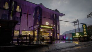 Front of property - evening/night - The Z Retreat and Spa (Gangtok)