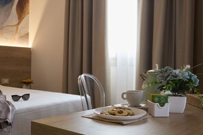 Deluxe Double Room, Garden View