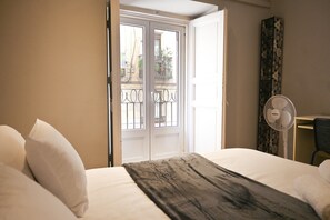 4 bedrooms, iron/ironing board, free WiFi