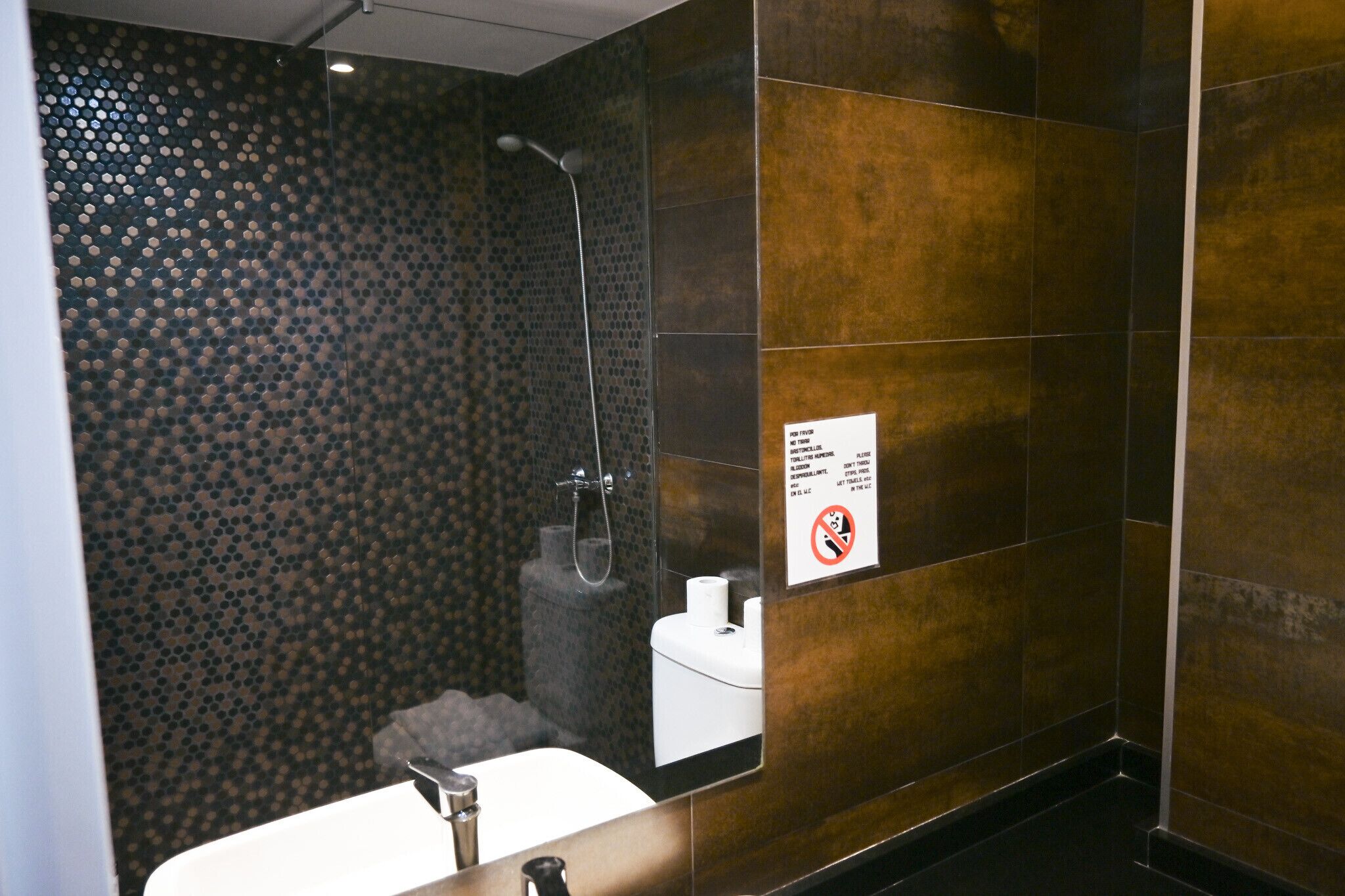 Een douche, een haardroger