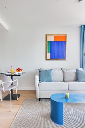Deluxe Suite | Living area - Home Art Apartments Chamberi (Madrid)