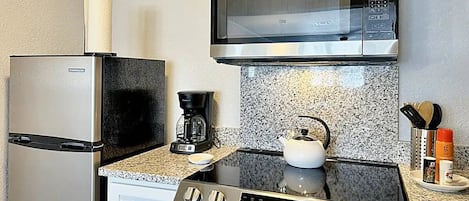 冰箱、微波炉、炉灶、茶具/咖啡用具