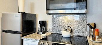 Full-Kitchen 2 Bedroom House | 9 Mins to OKC State Fair #41A