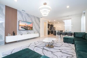 TV - 4432 Amazing 6BD for a Relaxing Vacation! (Davenport)