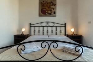 2 Schlafzimmer, Bügeleisen/Bügelbrett, Bettwäsche