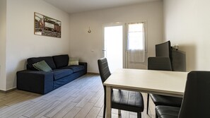 Leilighet (1 Bedroom) | Oppholdsområde | TV