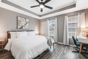 4 camere, una scrivania, ferro/asse da stiro, culla da viaggio