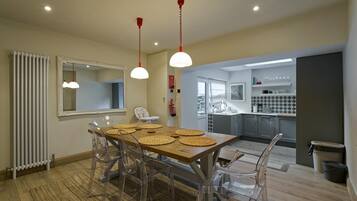Bryony - Kitchen Dining a