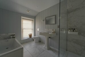 Bryony - Bathroom a