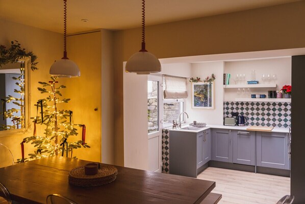 Dining - Bryony Cottage: Close to Station (Windermere)