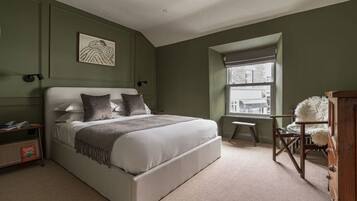 3 bedrooms, iron/ironing board, travel crib, WiFi