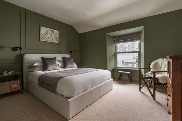 3 bedrooms, iron/ironing board, travel crib, WiFi