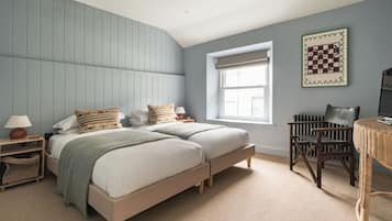 3 bedrooms, iron/ironing board, travel crib, WiFi