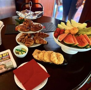 朝食ビュッフェ