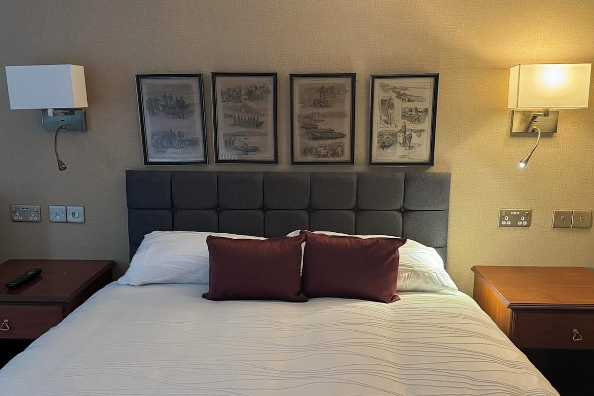 City Double or Twin Room | Desk, laptop workspace, iron/ironing board (on request), WiFi (free)