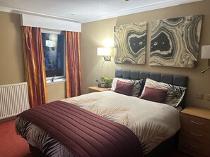 Decoración personalizada, muebles diferentes y escritorio