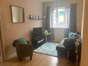 Apartment, 2 Bedrooms, Accessible | Living room - Sherwood- Nottingham Castle- Contractors- Free Parking- Long and Short Stays (Nottingham)