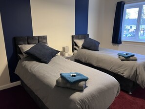 3 dormitorios, tabla de planchar con plancha, wifi y ropa de cama