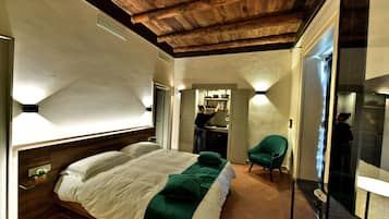 Superior Room | 1 bedroom, desk, soundproofing, free WiFi