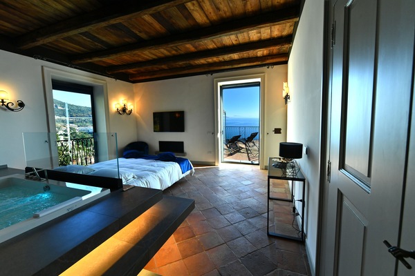 Deluxe Room | Terrace/patio