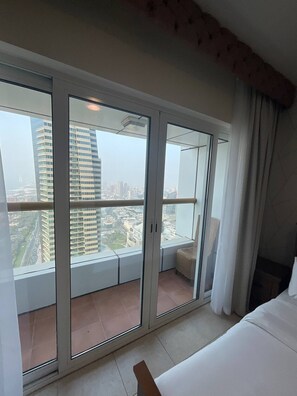 Deluxe Room | Desk, laptop workspace, free WiFi, bed sheets - Marina Marvel Room Elite Residences (Dubai)