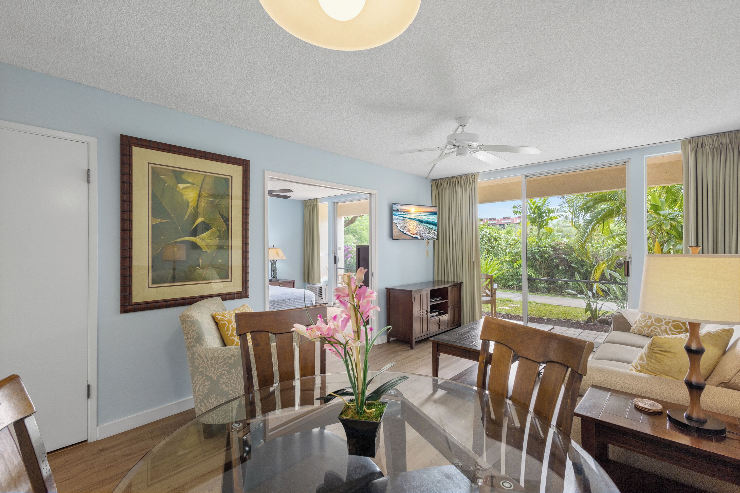 المنشأة من الداخل