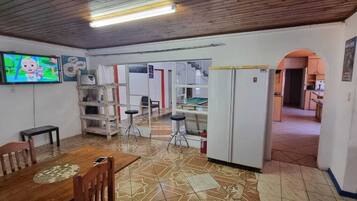 Khu vực ăn uống tại phòng