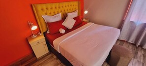 Soundproofing, iron/ironing board, free WiFi - Neo Ruks bnb sleep and Go (Cape Town)