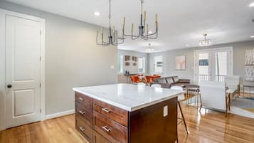 House | Private kitchen | Full-size fridge, microwave, oven, stovetop