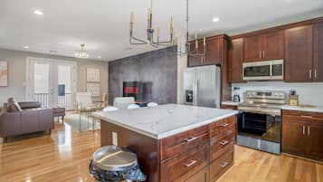 House | Private kitchen | Full-size fridge, microwave, oven, stovetop