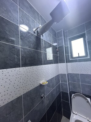 Bathroom - 020-16 Airbnbs (Syokimau)