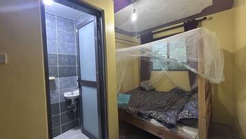 Studio Classique, 1 chambre, coin cuisine, vue ville | Décoration personnalisée, bureau