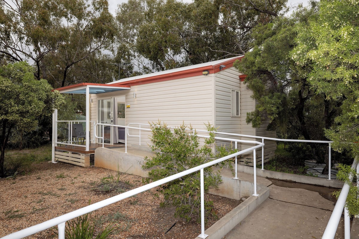 Standard Accessible Cabin | Terrace/patio