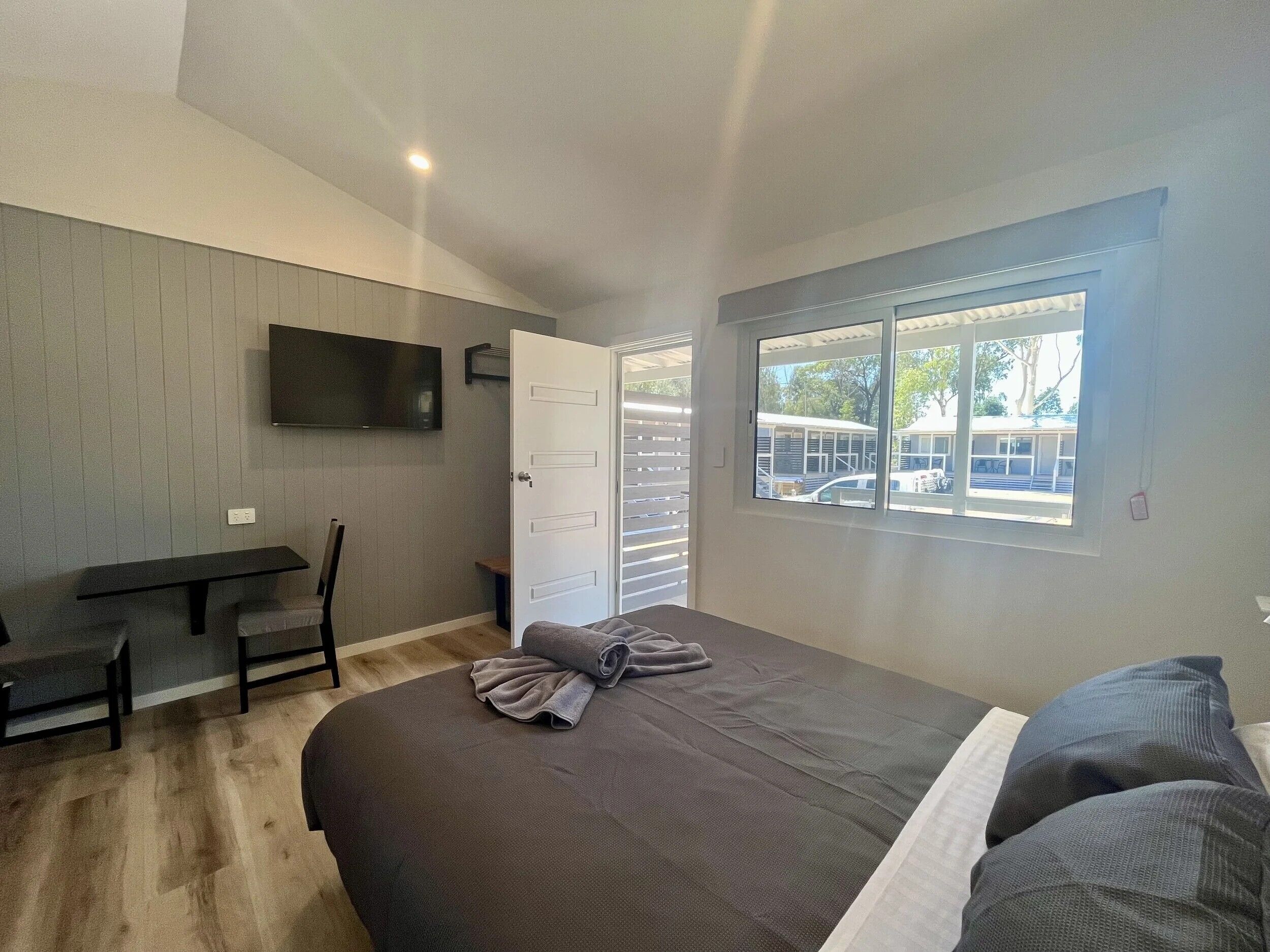 Superior Patio Studio | Dineren in de kamer